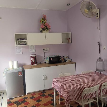 Haji Homestay - A Tiny House With 2 Bedrooms Bentong Exterior foto