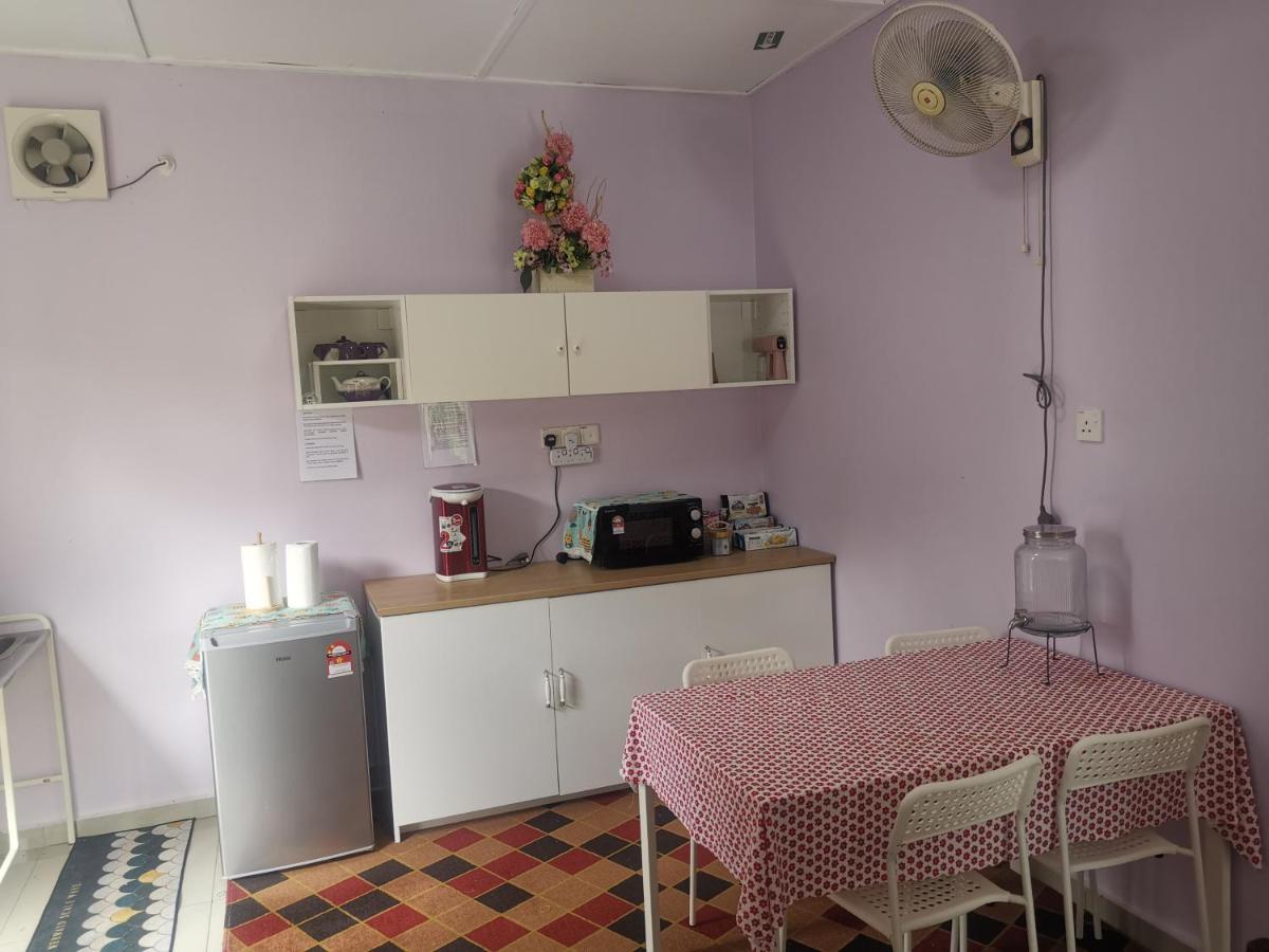 Haji Homestay - A Tiny House With 2 Bedrooms Bentong Exterior foto